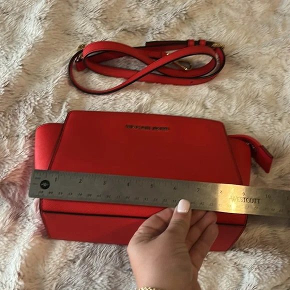 Michael Kors Red Bag - Picture 4 of 4